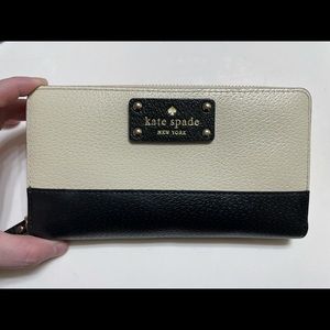 Kate Spade black/cream wallet